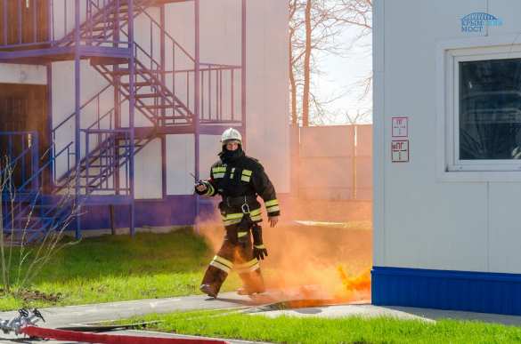На стройплощадке Крымского моста прошли учения МЧС России (ФОТО) | Русская весна