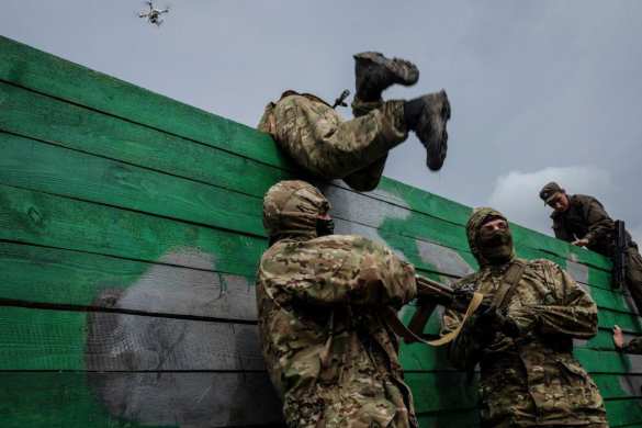 «Надо закончить дело, начатое в 2014»: Добровольцы Донбасса провели масштабные учения (ФОТО, ВИДЕО) | Русская весна