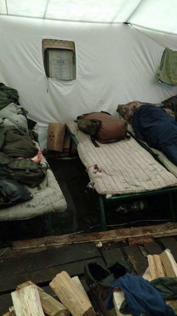 Шокирующие кадры: Украинские военные живут в нечеловеческих условиях (ФОТО) | Русская весна