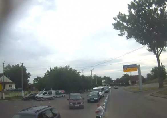 На границе с Польшей — свыше тысячи автомобилей (ФОТО, ВИДЕО) | Русская весна