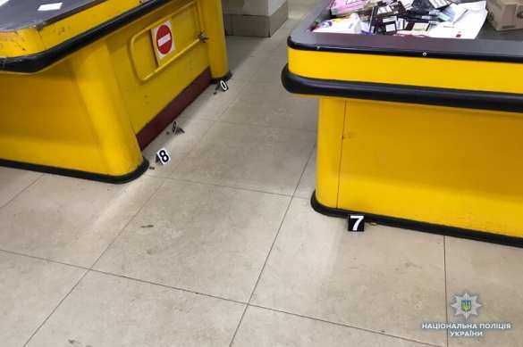В Киеве мужчина устроил стрельбу в супермаркете (ФОТО) | Русская весна