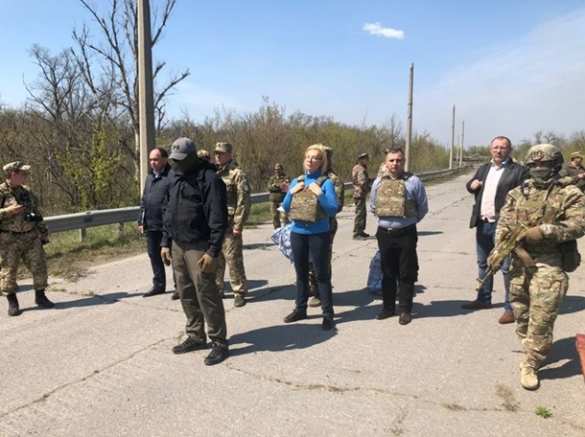 ЛНР передала Украине 60 осуждённых (ФОТО, ВИДЕО) | Русская весна