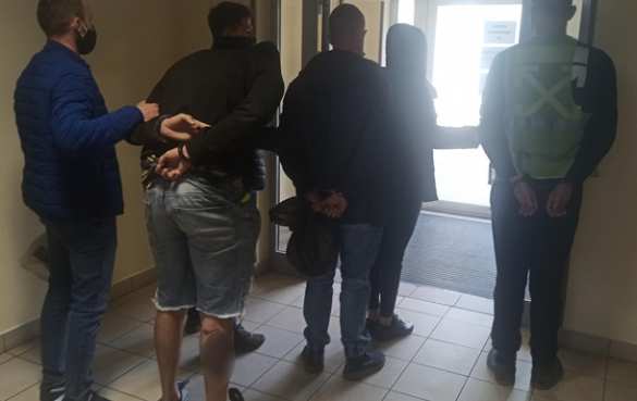 В Польше «заробитчане» с Украины воровали ценные вещи из посылок (ФОТО) | Русская весна