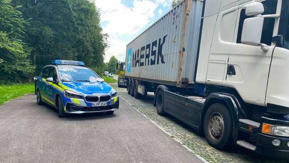 Украинец на грани алкогольной комы вёл фуру по автобану в Германии (ФОТО) | Русская весна