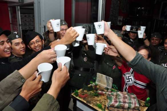 SS-кафе открылось в Индонезии (ФОТО) | Русская весна