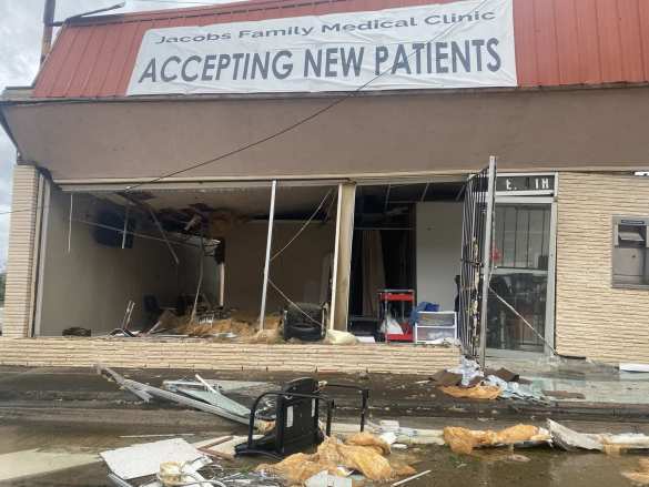 Ураган пронёсся по югу США: разрушены дома, перевернуты самолёты, есть погибшие (ФОТО, ВИДЕО) | Русская весна