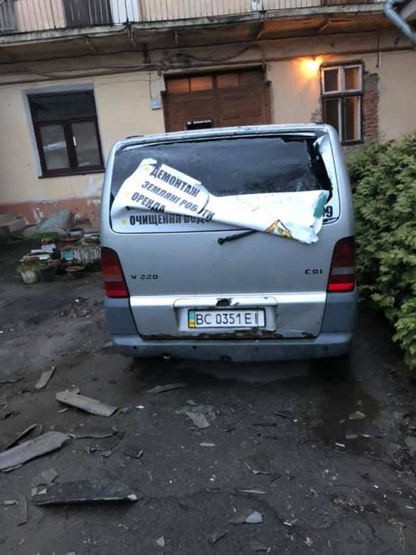 Львов под ударом стихии: по Украине идёт ураган (ФОТО, ВИДЕО) | Русская весна