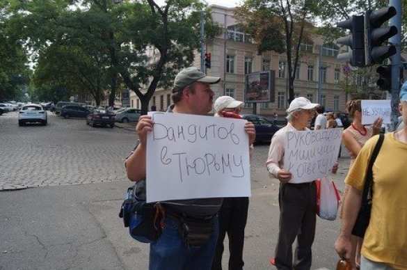 Одесса, 5 августа: снова митинги и столкновения, активисты Антимайдана рвут на свидомых антипутинские майки (фото, видео) | Русская весна