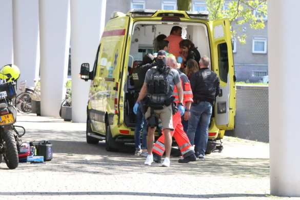 Резня и кровь на асфальте: Террорист с ножом напал на людей в Гааге (ФОТО) | Русская весна