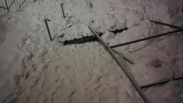 В Харькове обвалилась крыша ТЦ, есть пострадавшие (ФОТО, ВИДЕО) | Русская весна