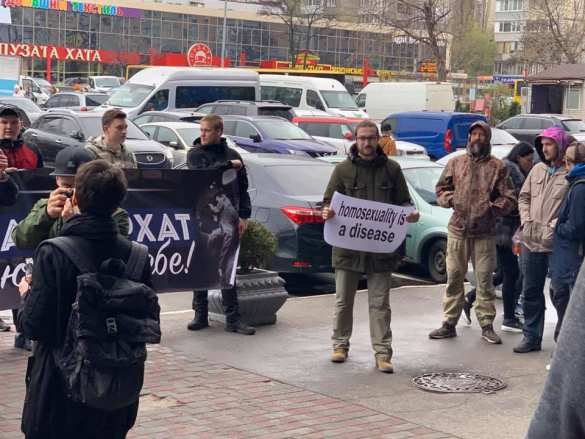 «Битва» в Киеве: нацисты напали на лесбиянок, есть пострадавшие (ФОТО) | Русская весна