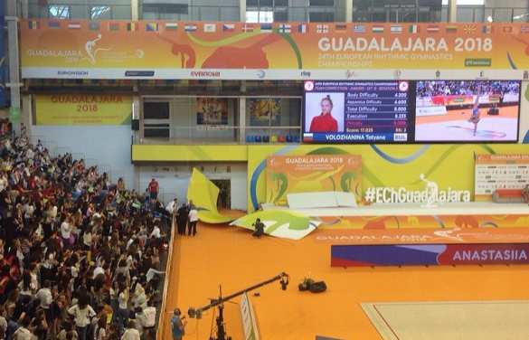 На российского тренера на соревнованиях в Испании рухнули декорации (ФОТО, ВИДЕО) | Русская весна