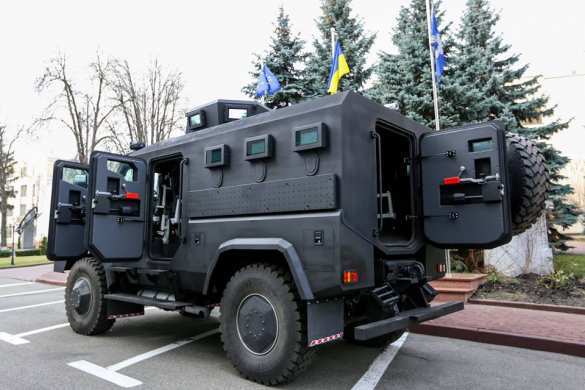 Зрада: Скандальный украинский БТР «Дозор» ездит на российском двигателе (ФОТО) | Русская весна