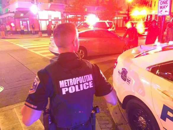 Неизвестный открыл огонь по толпе недалеко от Белого дома (ФОТО, ВИДЕО) | Русская весна