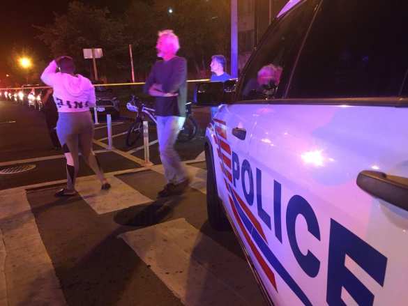 Неизвестный открыл огонь по толпе недалеко от Белого дома (ФОТО, ВИДЕО) | Русская весна