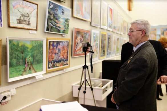 «Война и мир глазами детей Донбасса»: удивительная выставка открылась в Симферополе (ФОТО) | Русская весна