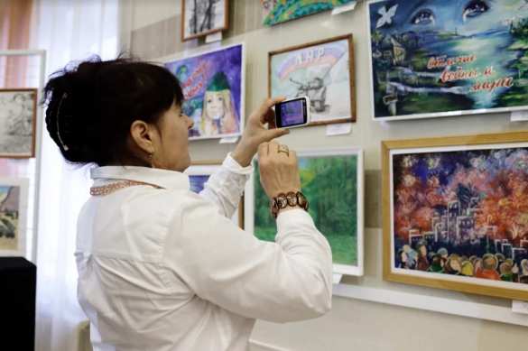 «Война и мир глазами детей Донбасса»: удивительная выставка открылась в Симферополе (ФОТО) | Русская весна