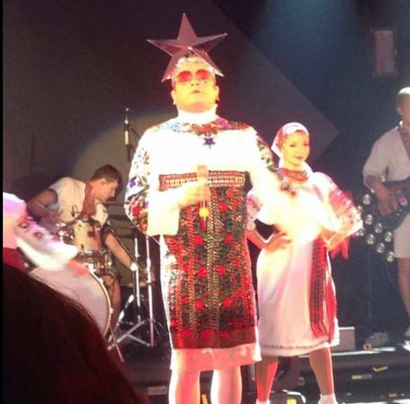 Украинский патриот Вакарчук ублажал на новогоднем корпоративе  российских олигархов в Майями | Русская весна