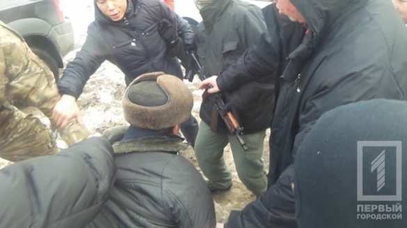 В Одессе сотрудники СБУ избили вьетнамца и забрали у него 800 тыс. гривен (ФОТО, ВИДЕО) | Русская весна