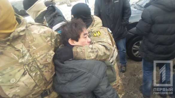 В Одессе сотрудники СБУ избили вьетнамца и забрали у него 800 тыс. гривен (ФОТО, ВИДЕО) | Русская весна