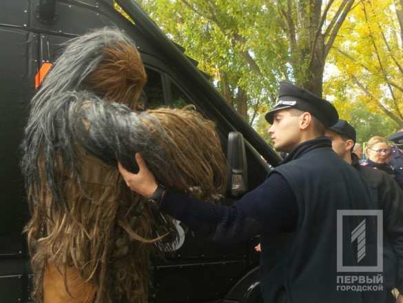 Полиция в Одессе схлестнулась с людьми Дарта Вейдера: опубликованы фото | Русская весна