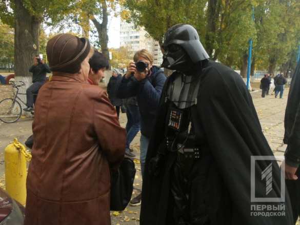 Полиция в Одессе схлестнулась с людьми Дарта Вейдера: опубликованы фото | Русская весна