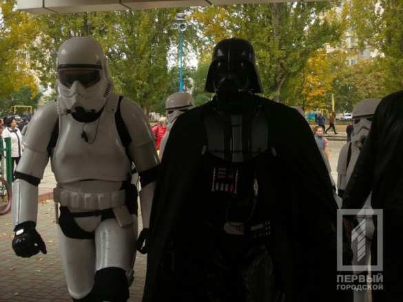 Полиция в Одессе схлестнулась с людьми Дарта Вейдера: опубликованы фото | Русская весна