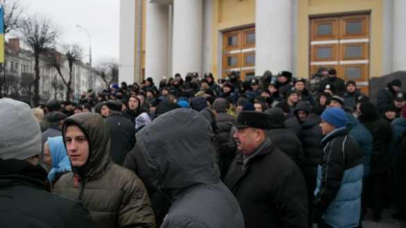 В Виннице активисты винницкого «майдана» жгли шины и растоптали портрет Порошенко (видео/фото) | Русская весна