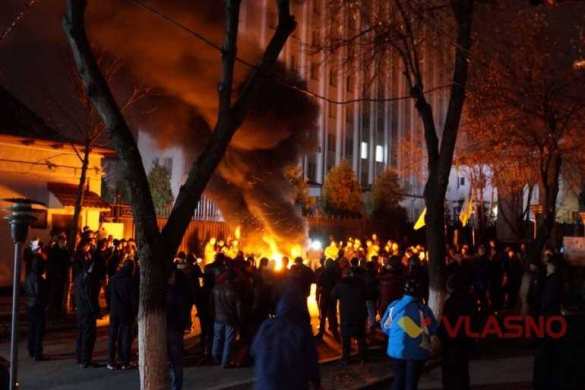 «Ветераны АТО» вышли на майдан под винницким СБУ — ПРЯМАЯ ТРАНСЛЯЦИЯ. Смотрите и комментируйте с «Русской Весной» (+ФОТО) | Русская весна