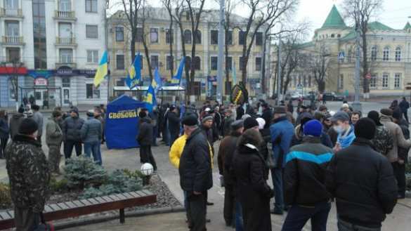В Виннице началось Вече, активисты требуют назначить нового губернатора (фото) | Русская весна