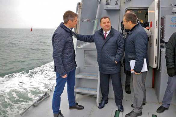 Главы Минобороны Украины и Британии вышли в море на боевом катере (ФОТО) | Русская весна