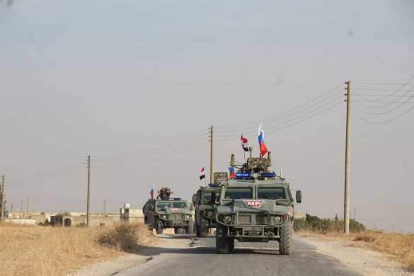 Народ ликует: Русские «Тигры» вошли в зону оккупации США в Сирии — впечатляющие кадры (ФОТО, ВИДЕО) | Русская весна