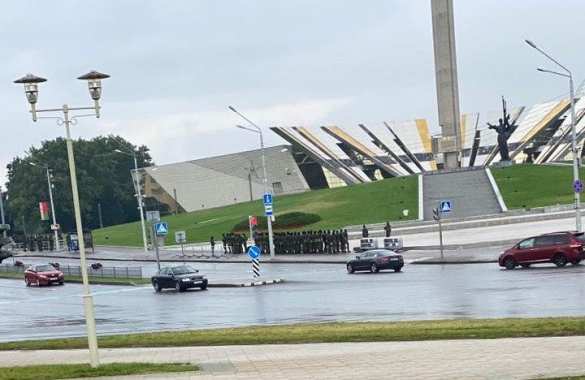 В центр Минска стянуты ОМОН, внутренние войска, водомёты и автозаки, начались задержания (+ФОТО, ВИДЕО) | Русская весна