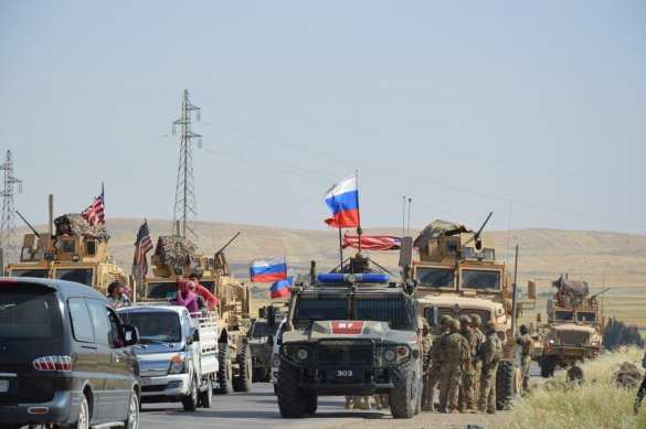 СРОЧНО: 20 против 200 — российские военные блокировали большую колонну армии США и заставили её отступить (+ФОТО, ВИДЕО) | Русская весна