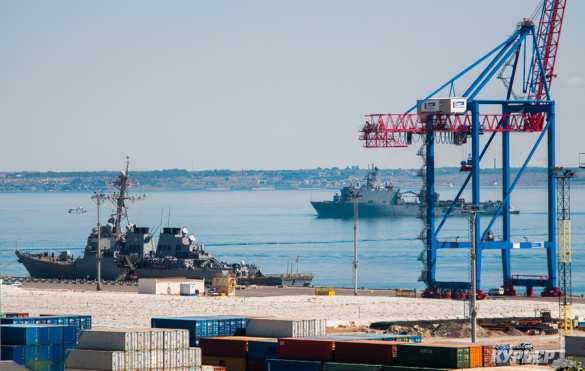 В Одессу зашли боевые корабли ВМС США (ФОТОЛЕНТА) | Русская весна