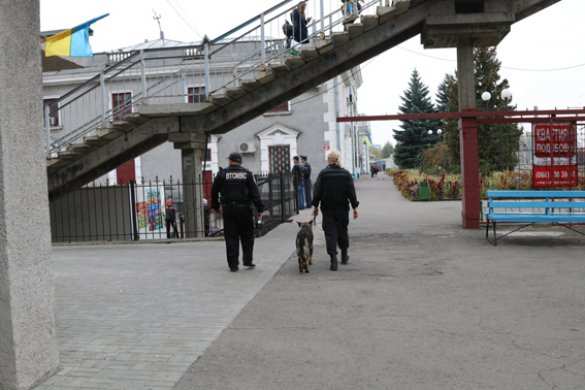Новая акция «телефонных партизан» — «заминирован» вокзал в Ровно (фото) | Русская весна