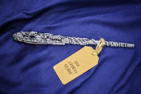 Украинские студенты подарили Порошенко «волшебную палочку» (ФОТО) | Русская весна