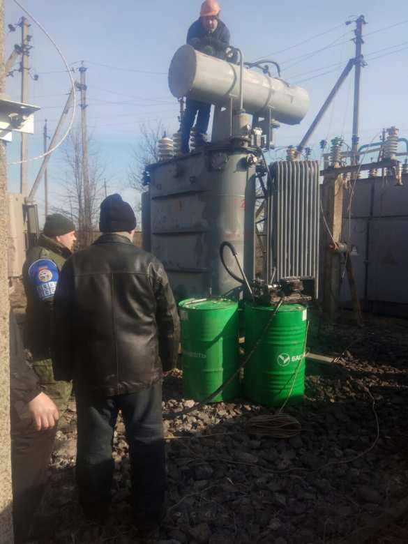 Восстановлено энергоснабжение 6 южных сёл ДНР после обстрелов ВСУ (ФОТО) | Русская весна