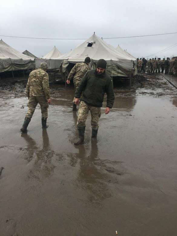 «Аспирантура» НАТО: полигон ВСУ утонул в грязи (ФОТО, ВИДЕО) | Русская весна