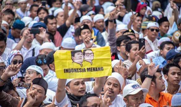 «Самые сложные выборы»: более 90 человек умерли от переутомления, считая бюллетени (ФОТО, ВИДЕО) | Русская весна