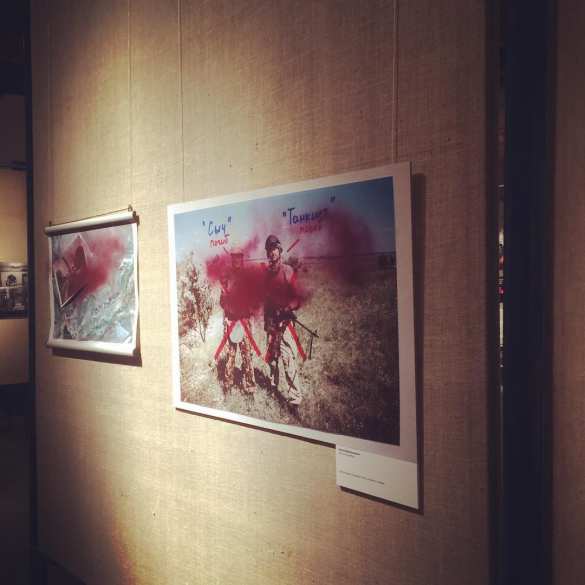 В Москве фотографии украинских боевиков, убитых на Донбассе, залили красной краской (ФОТО) | Русская весна