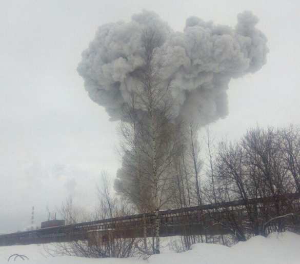 СРОЧНО: Сильный взрыв на химзаводе в Ленинградской области (ФОТО, ВИДЕО) | Русская весна