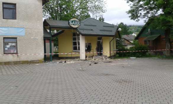 На Львовщине взорвали отделение «Ощадбанка» (ФОТО) | Русская весна