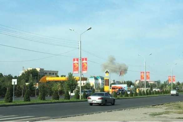 У посольства Китая в Бишкеке прогремел взрыв, есть погибший (ФОТО, ВИДЕО) | Русская весна