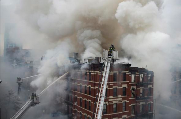 Из-за взрыва в Нью-Йорке уничтожено три здания, ранены 19 человек | Русская весна