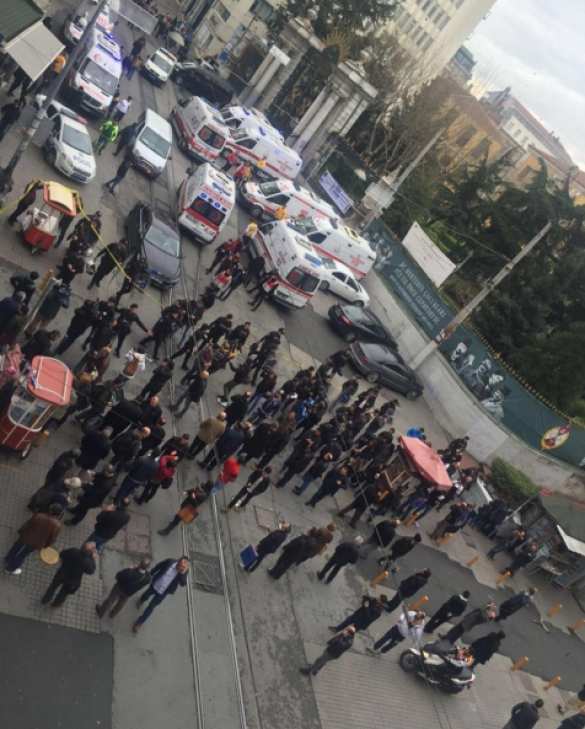 СРОЧНО: Теракт в центре Стамбула — есть погибшие (ФОТО+ВИДЕО) | Русская весна