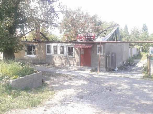 Лутугино в огне: взорванные дома, поврежденные церкви, сожженные здания (Фотолента) | Русская весна