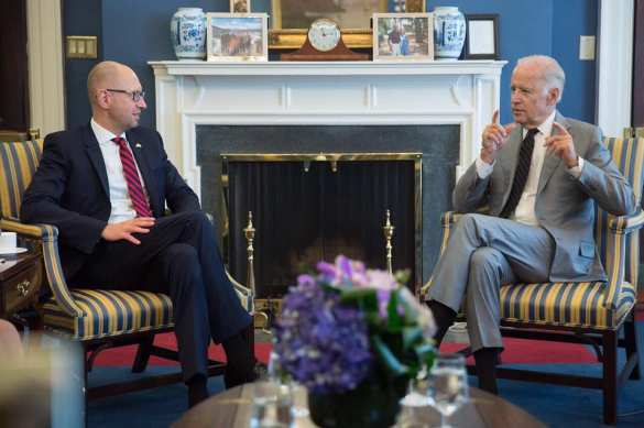 Яценюк просит США принять участие в переговорах по Донбассу (ФОТО) | Русская весна