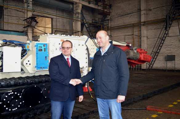 В ДНР Ясиноватский машзавод провел испытание модернизированного проходческого комбайна (ФОТО) | Русская весна