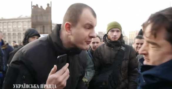 Дикая Украина: На Майдане неонацист напал на известного журналиста (ФОТО, ВИДЕО) | Русская весна